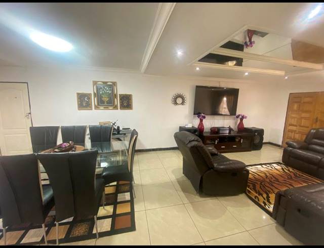 4 BEDROOM HOUSE FOR SALE IN AERORAND